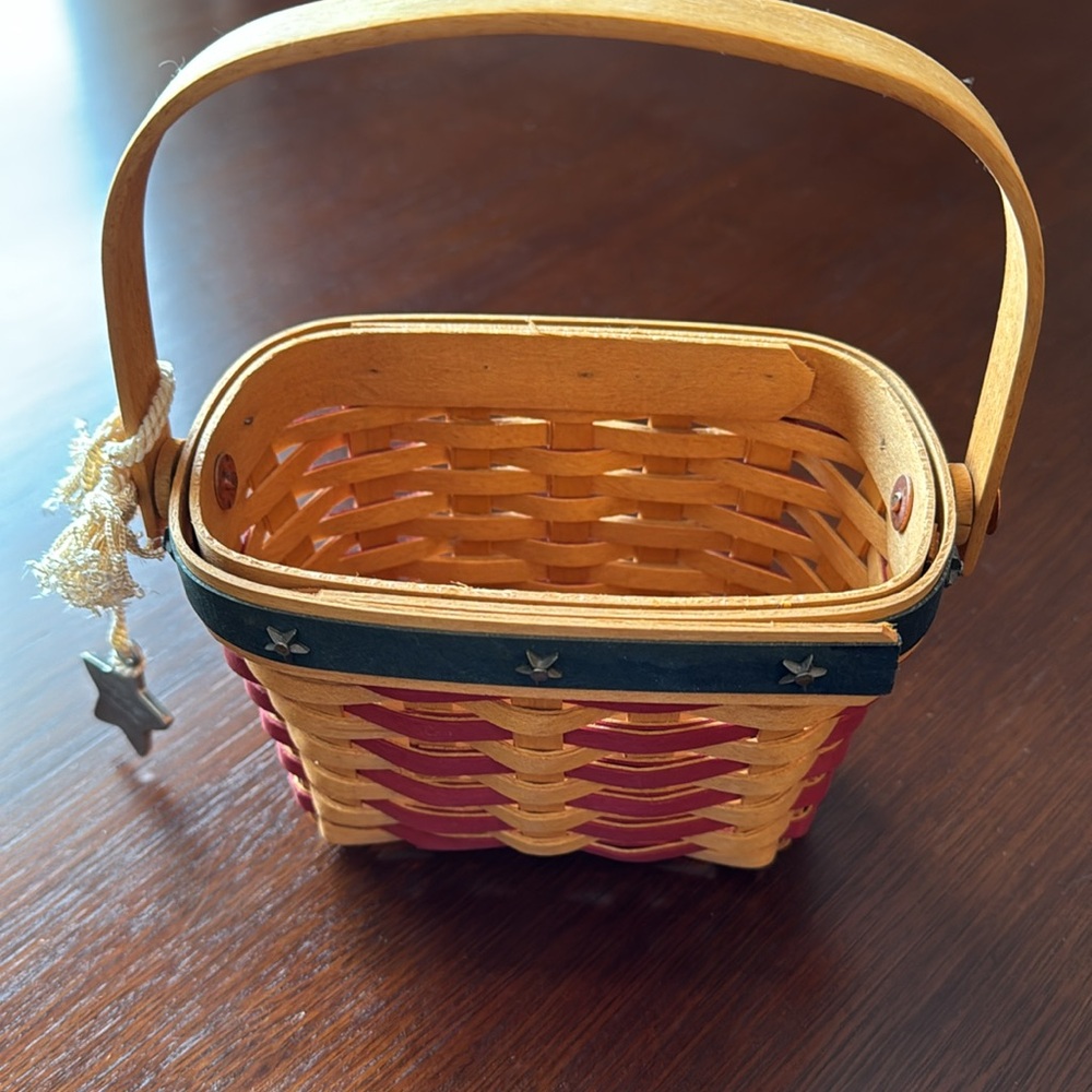 Longaberger 2001 Inaugural Basket - Picture 6 of 8